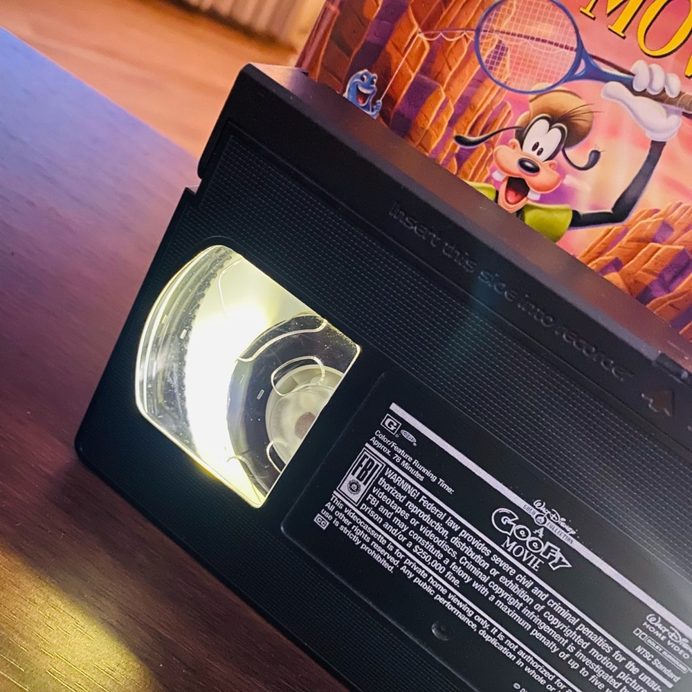 Disney Goofy VHS Movie Night Light - Picture 2 of 2